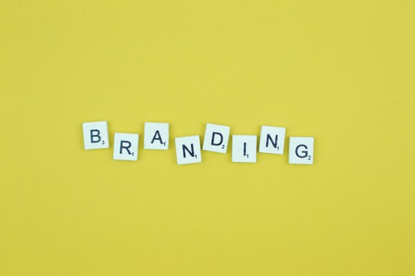 Création d'identité visuelle à Lyon : donnez vie à votre marque